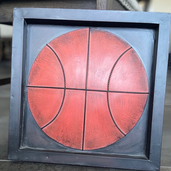 Metal basketball decor - Picture 1 of 3